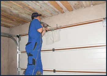 Garage Doors Store Repairs Redondo Beach, CA 310-507-8704 - cont-gdr-door-repair-08m